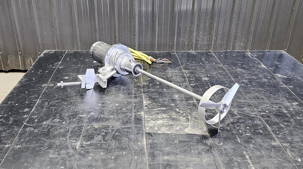 Used Used clamp-on mixer