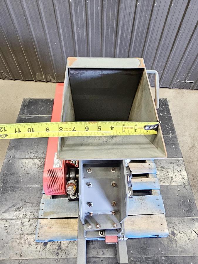 Used Used Schutte Hammer Mill, Swinging Hammers, 10 HP