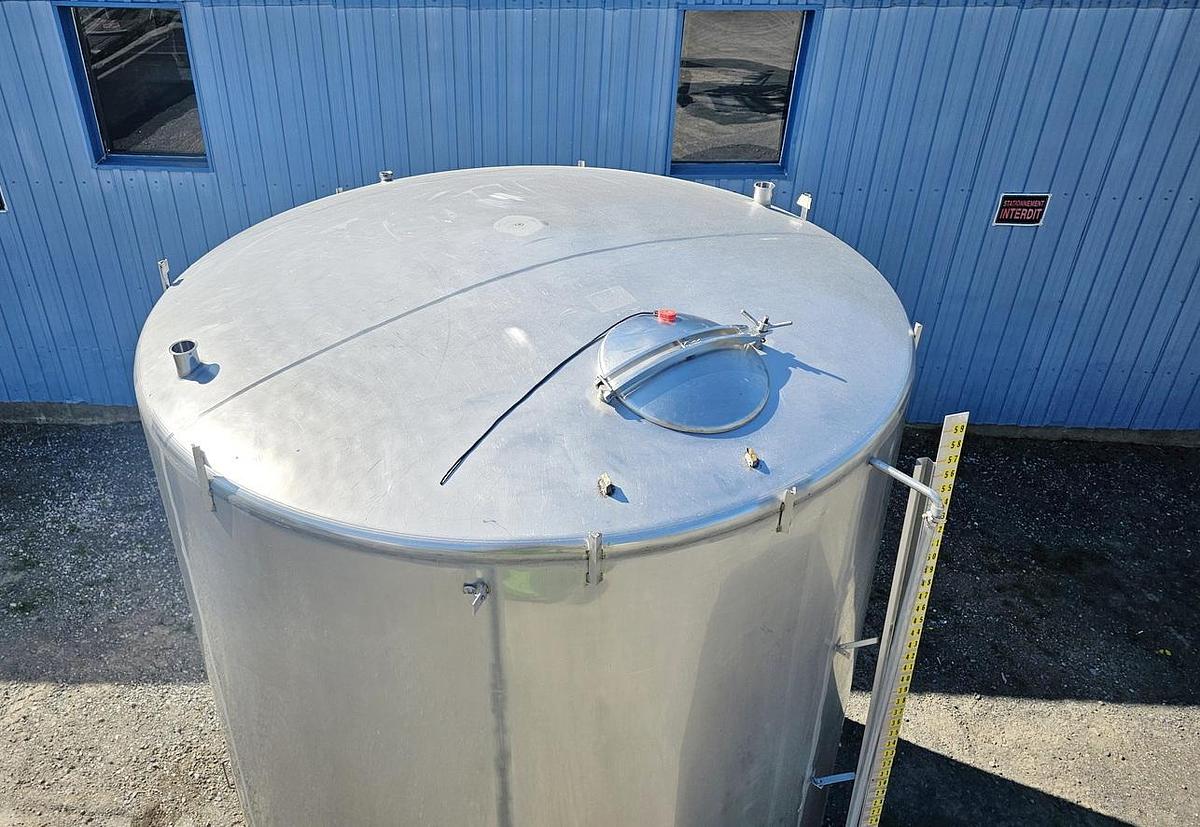 Used Used 5000 Gallon Tank, Stainless Steel