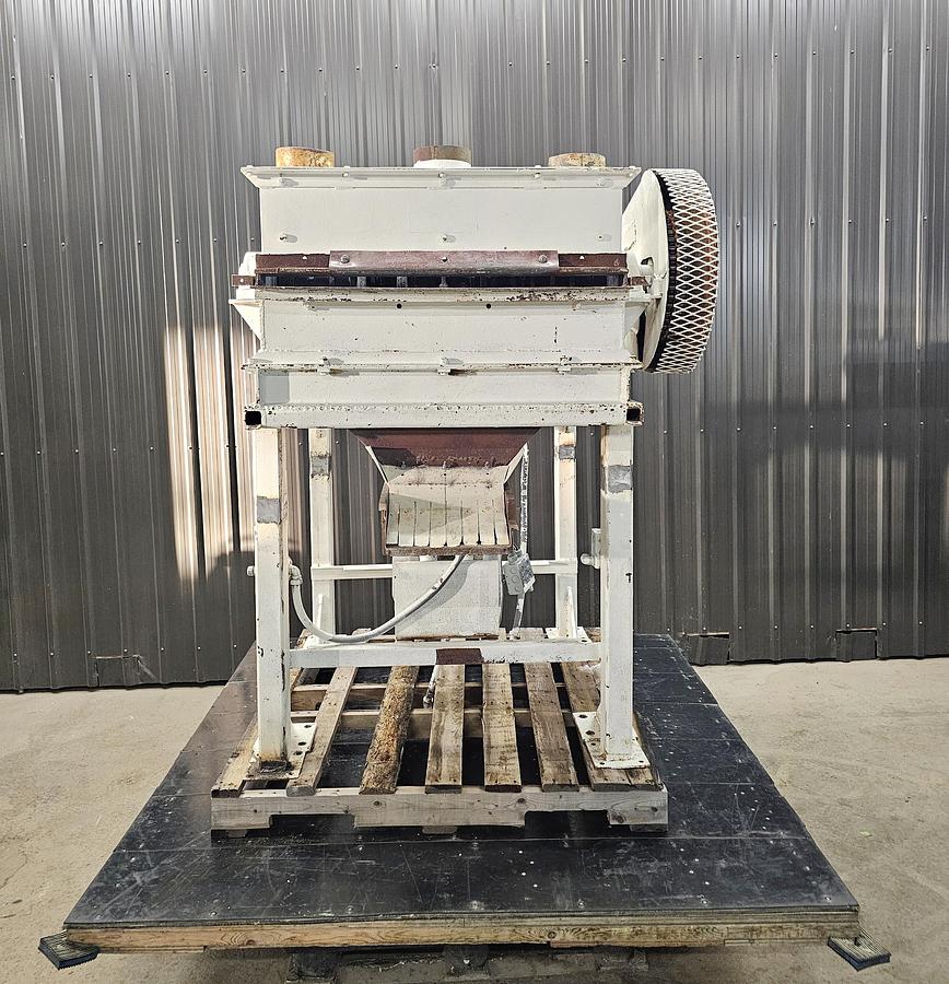 Used Levy Recovery Group Michigan - lot 108 - chipper flake breaker