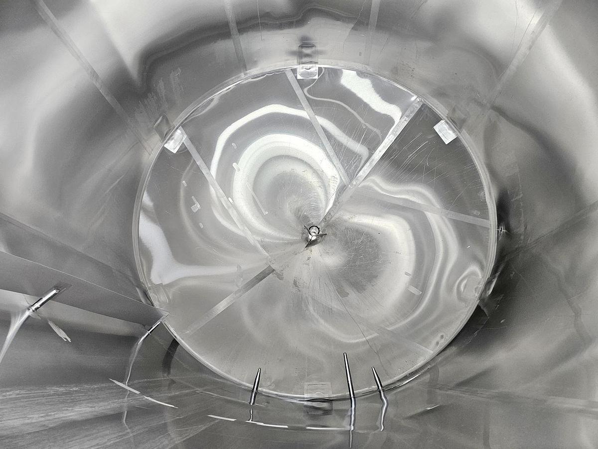 Used Used 6000 Gallon Tank, Stainless Steel