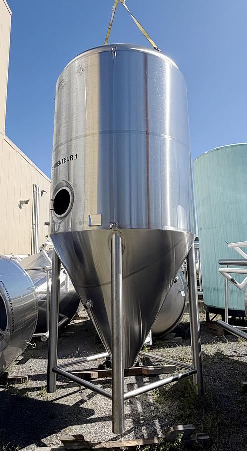Used Used 2480 Gallon Jacketed Tank, 304 Stainless Steel