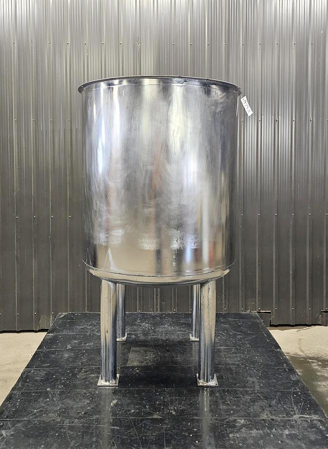 Used Used 275 Gallon Tank, 304 Stainless Steel