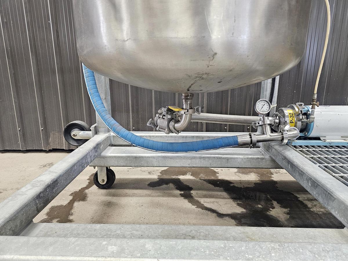 Used Amplio Auction - Lot 51 Stainless steel mixing tank