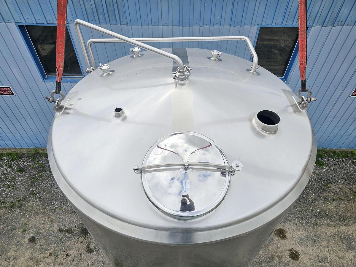 Used Used 2641 Gallon Insulated Tank, 304 Stainless Steel