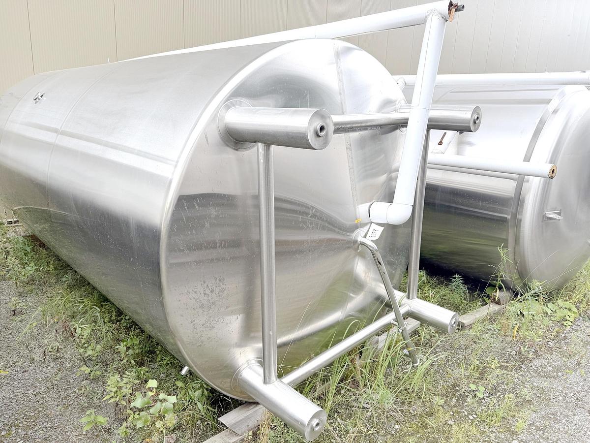 Used Used 2480 Gallon Jacketed Tank, 304 Stainless Steel