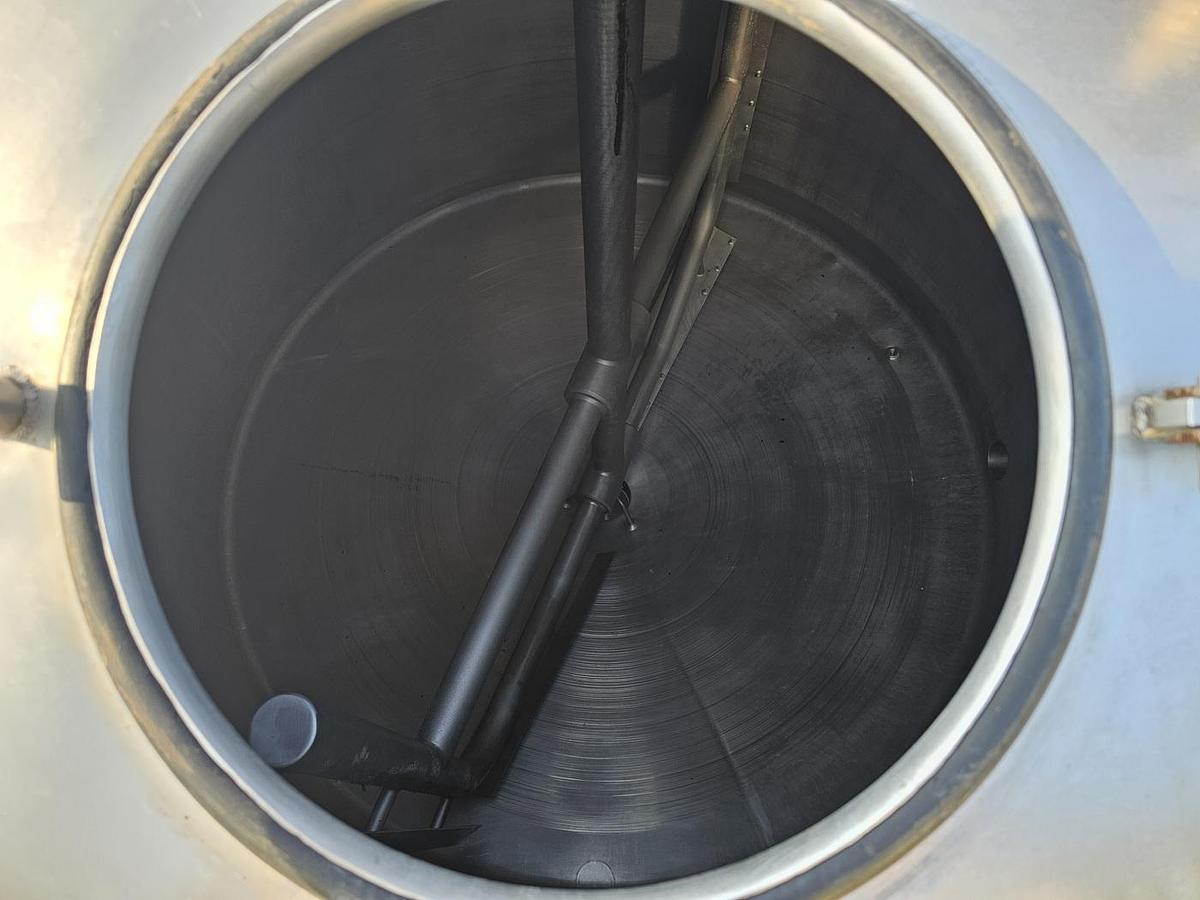 Used Used 1750 Gallon Tank, 304 Stainless Steel, With Sweep Agitation, Electrically Heated