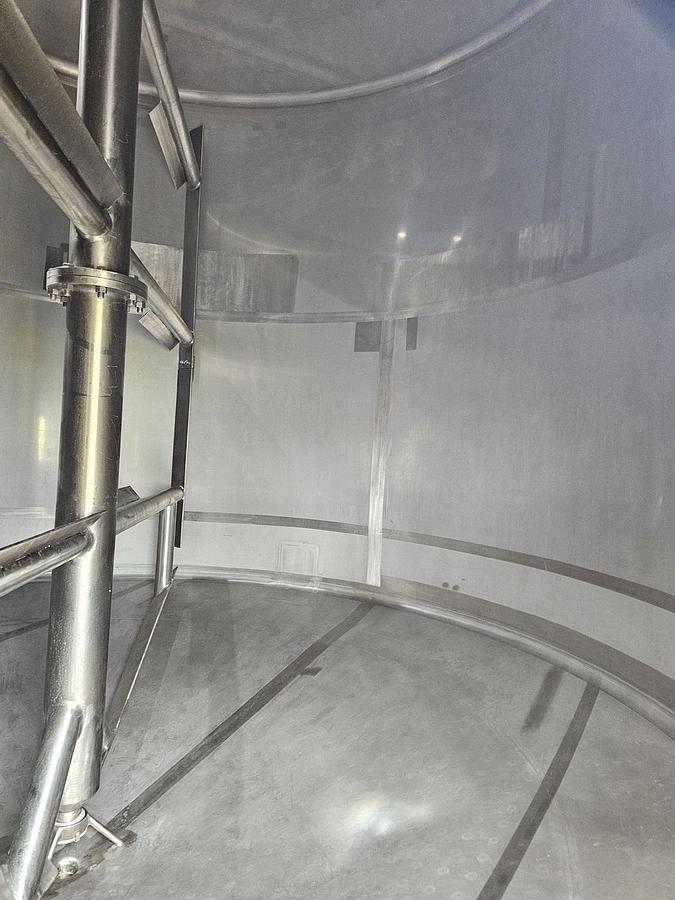 Used Used 7925 Gallon Jacketed Tank, 304 Stainless Steel, With Mixer