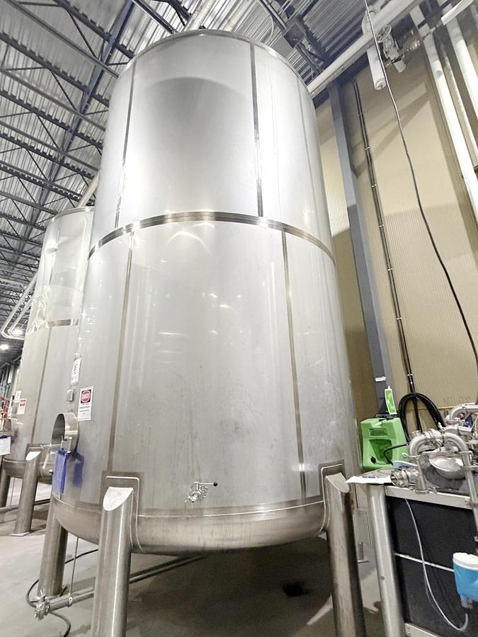 Used Used 13,208 Gallon Tank, 304 Stainless Steel