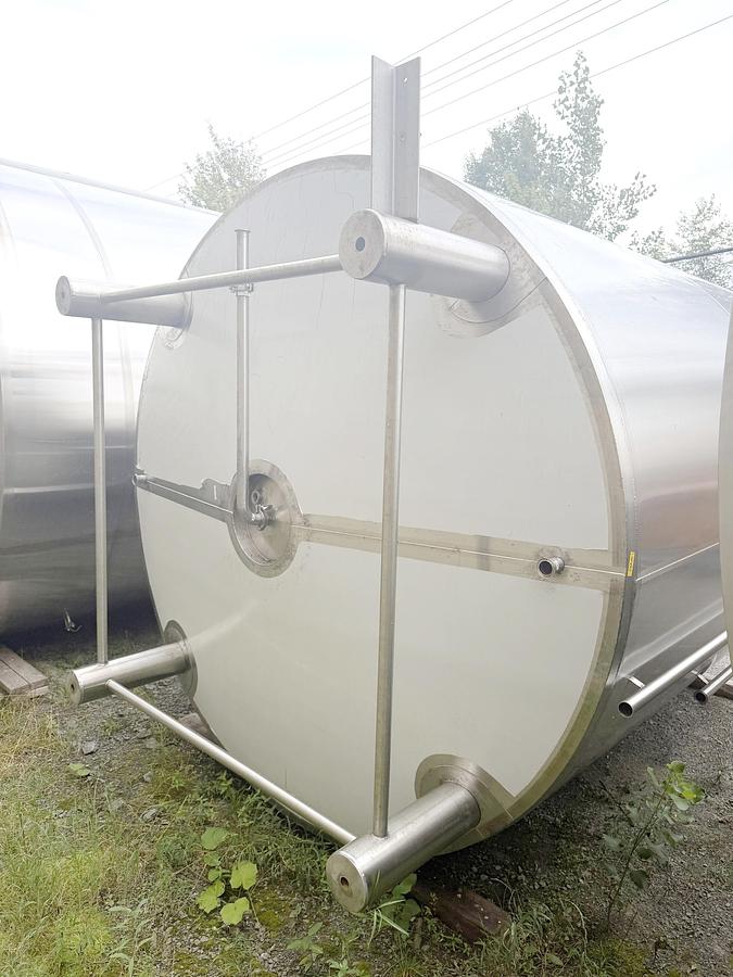 Used Used 2947 Gallon Tank, 304 Stainless Steel