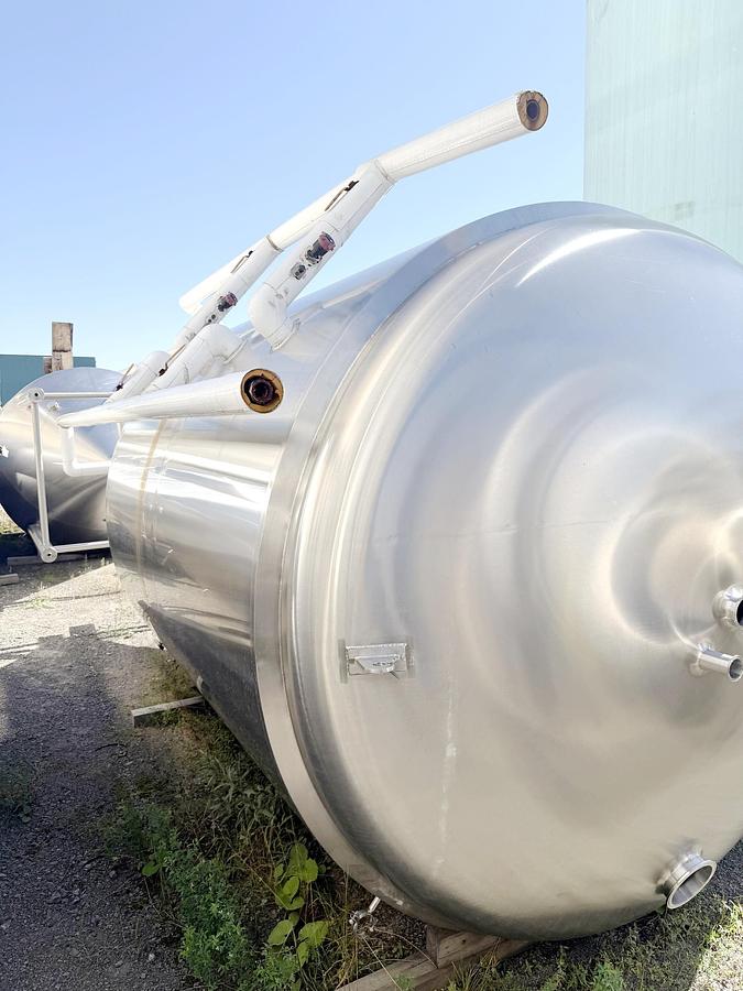 Used Used 2480 Gallon Jacketed Tank, 304 Stainless Steel