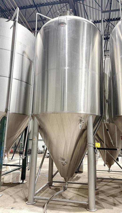 Used Used 4000 Gallon Jacketed Tank, 304 Stainless Steel