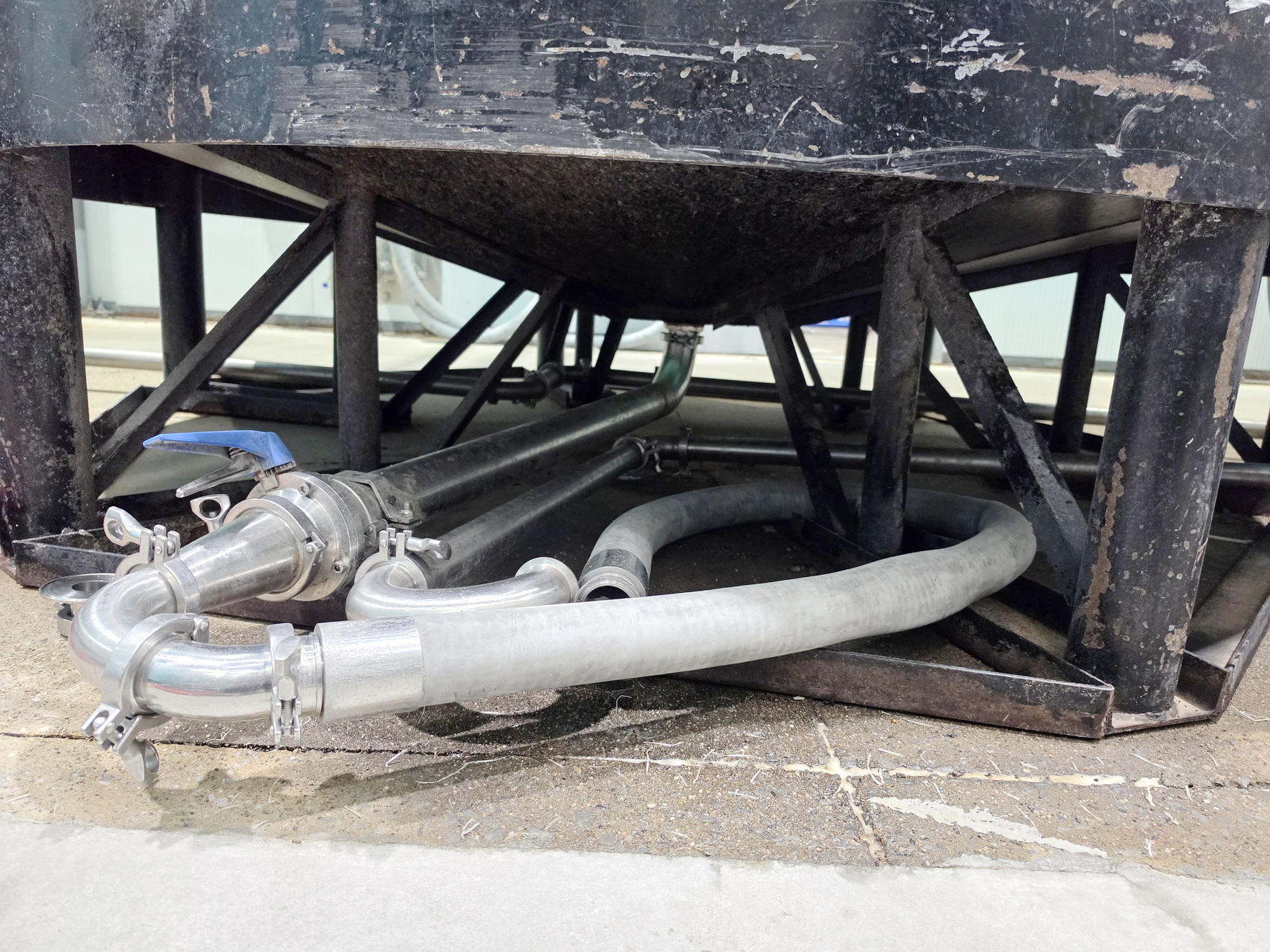 Used Used 6000 Gallon Tank, Reinforced Polypropylene
