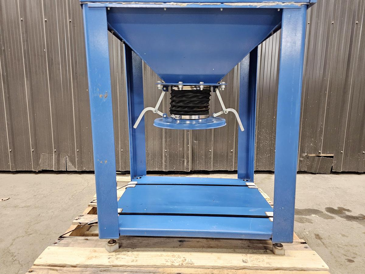 Used Aaron Elgin IL Auction - Lot 31 Donaldson Dust Collector 1 of 2