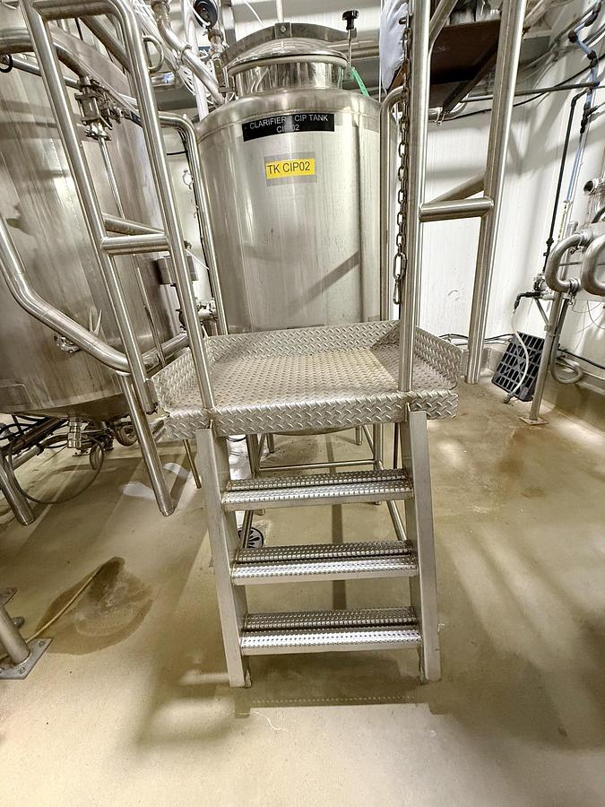 Used Used 300 Gallon Tank, 316L Stainless Steel