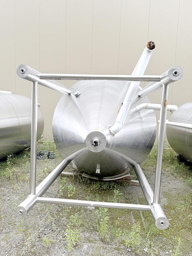 Used Used 2480 Gallon Jacketed Tank, 304 Stainless Steel