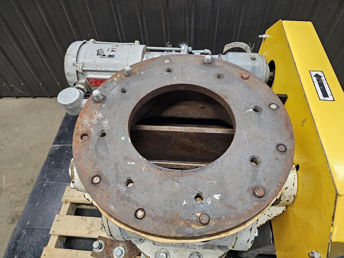 Used Used Rotary Air Lock Valve, 8" X 8", with Lump Breaker