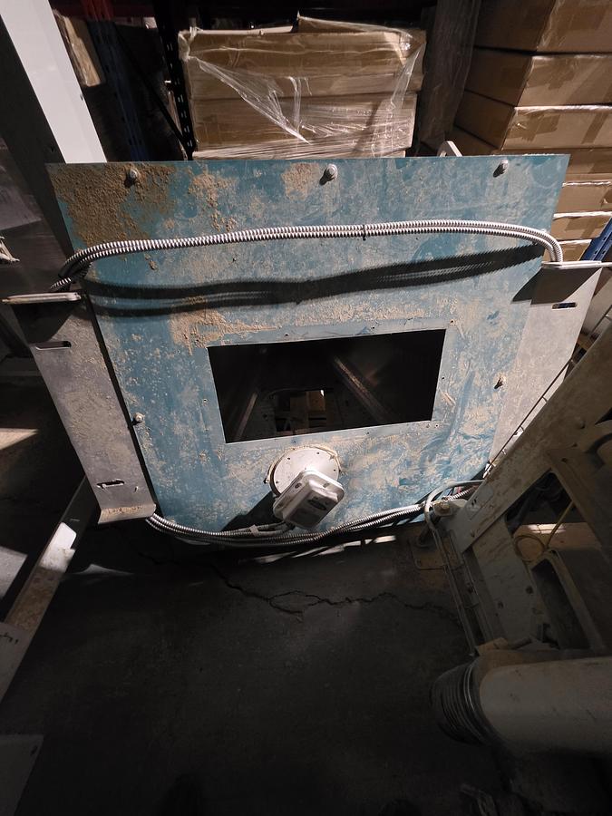 Used Used AFS Ribbon/Paddle Blender, 100 Cubic Feet, With Infeed & Outfeed Drag Conveyors