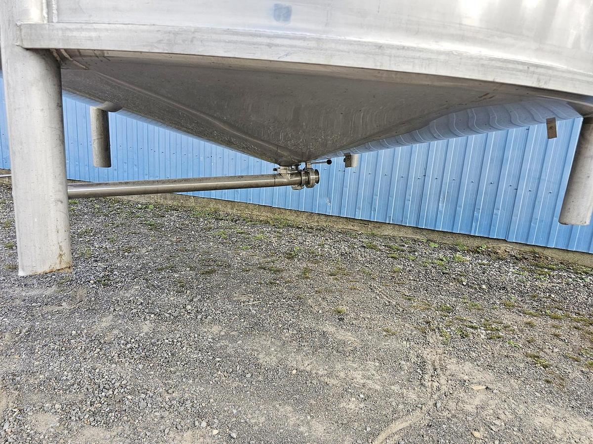 Used Used 5280 Gallon Tank, 304 Stainless Steel