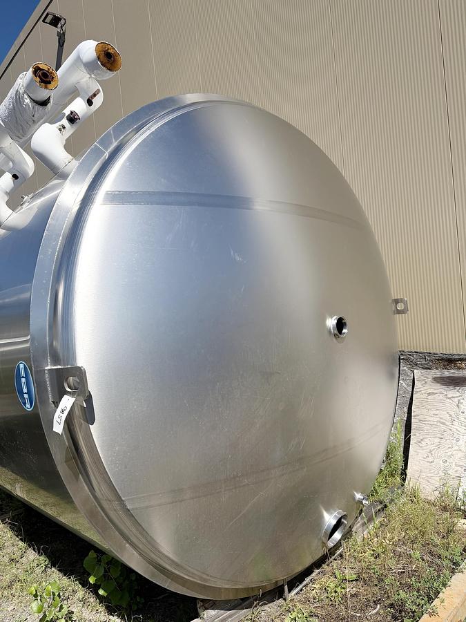 Used Used 4966 Gallon Jacketed Tank, 304L Stainless Steel