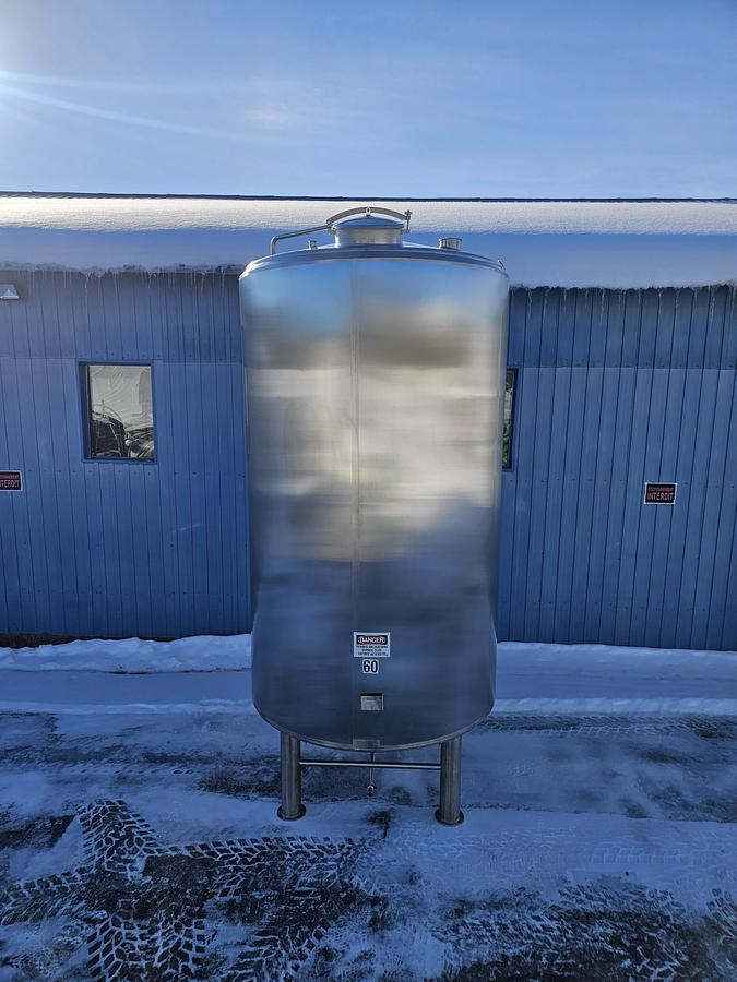 Used Used 2641 Gallon Insulated Tank, 304 Stainless Steel