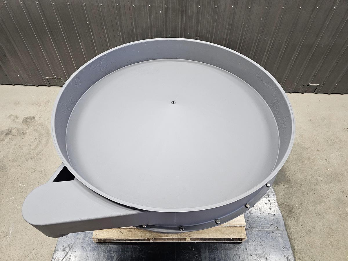 Used Used Midwestern 60'' Screen