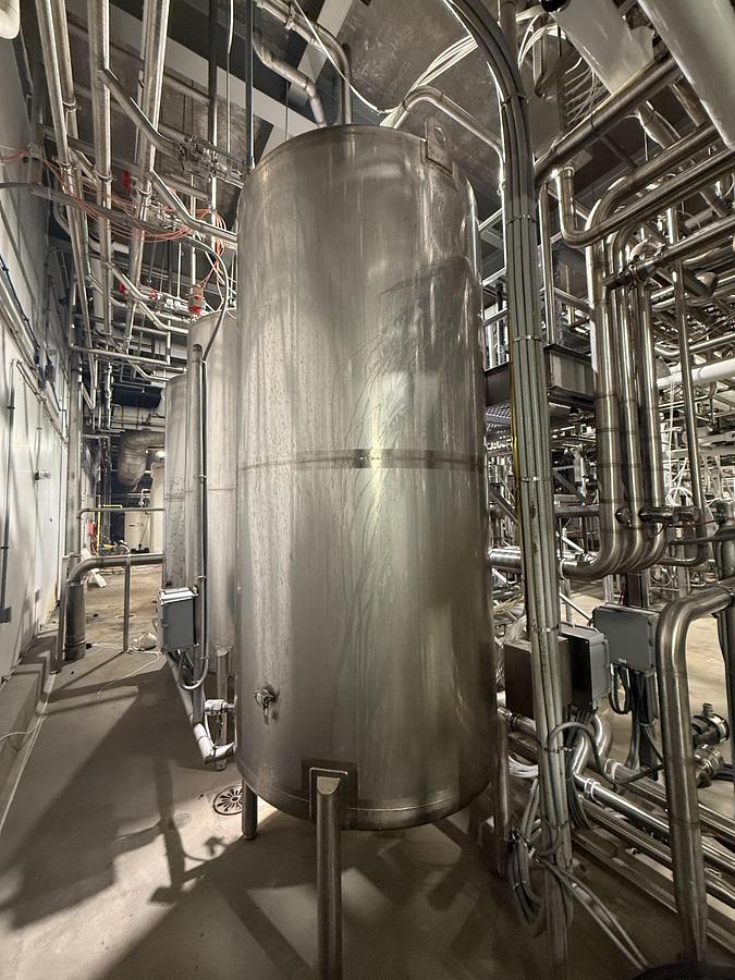 Used Used 1000 Gallon Tank, 316L Stainless Steel