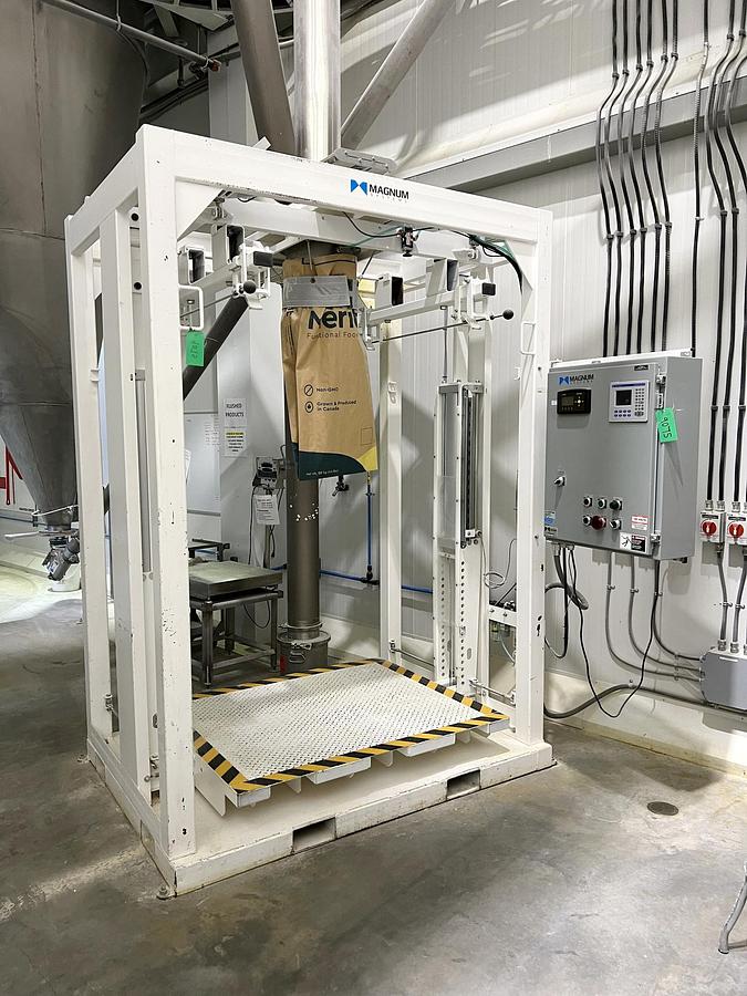 Used Used Magnum Systems IBC-3000 Bulk Bag Filling Station