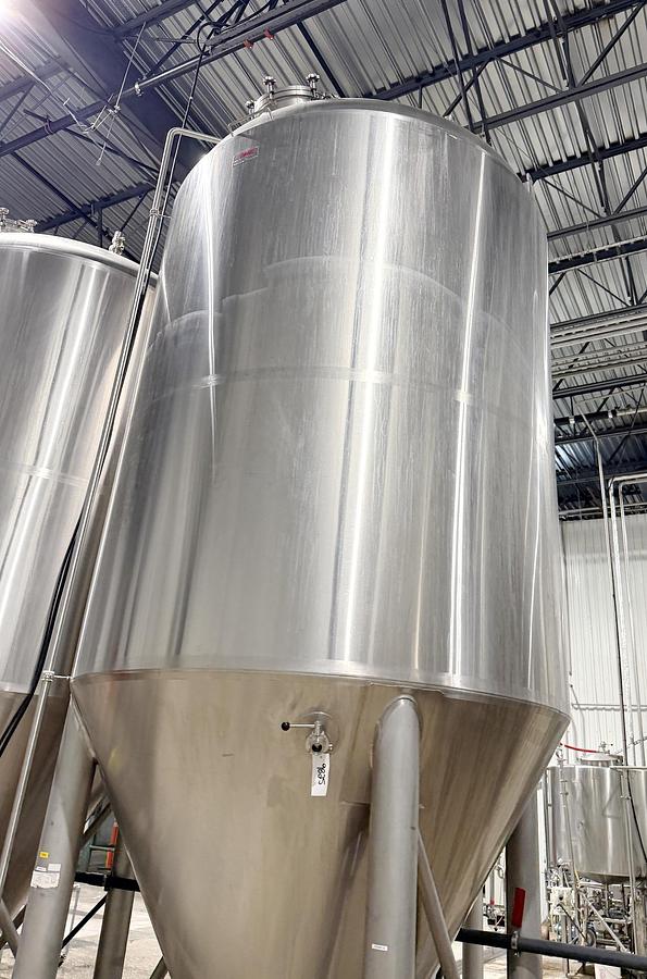 Used Used 4000 Gallon Jacketed Tank, 304 Stainless Steel