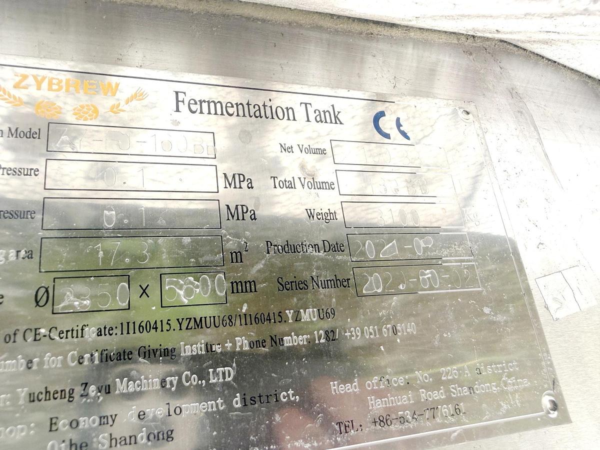 Used Used 5580 Gallon Jacketed Tank, 304 Stainless Steel