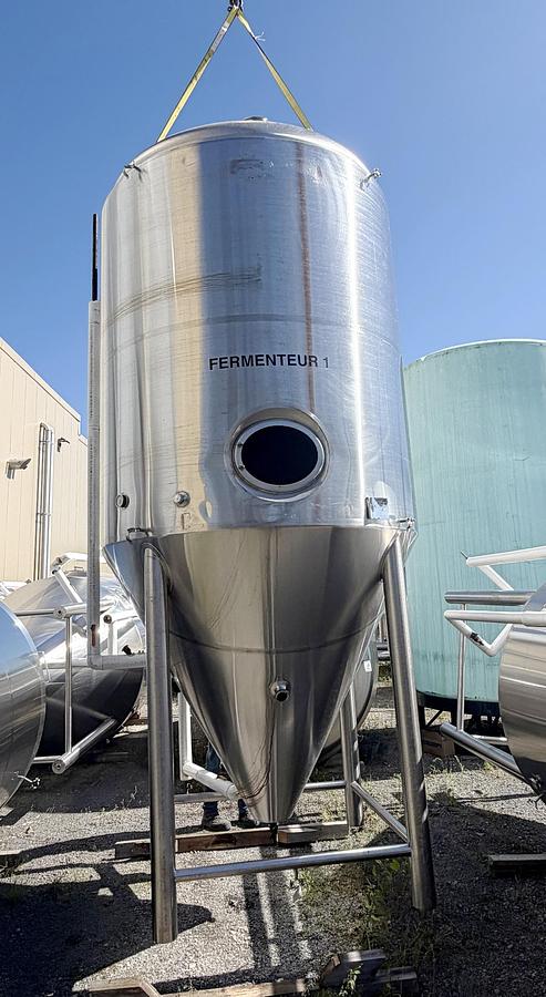 Used Used 2480 Gallon Jacketed Tank, 304 Stainless Steel