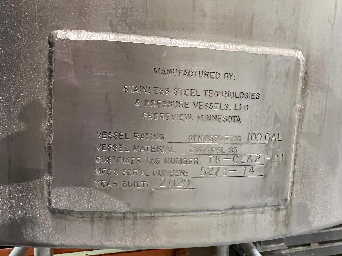 Used Used 100 Gallon 316L Stainless Steel Tank, With Mixer