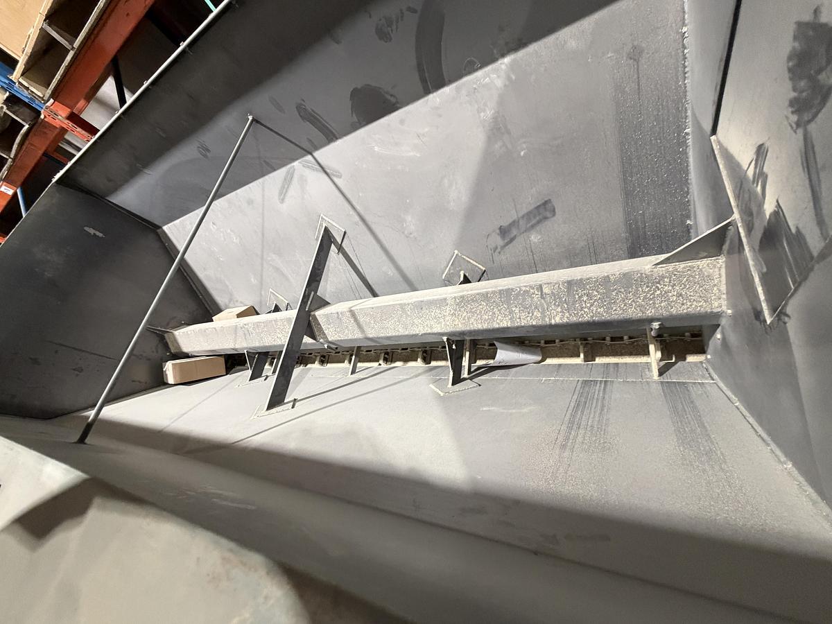 Used Used Scott Ribbon/Paddle Blender, 100 Cubic Feet, With Infeed & Outfeed Drag Conveyors