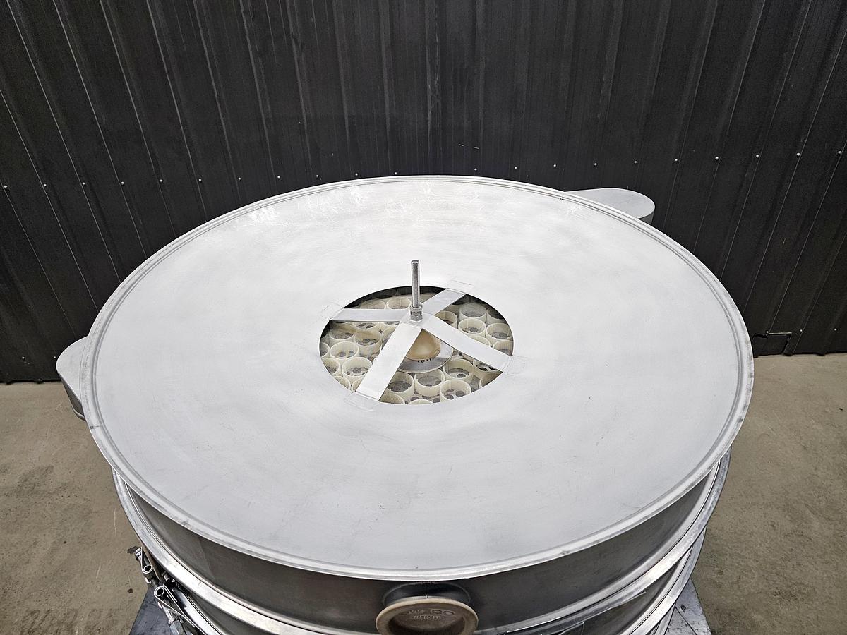 Used **Levy Recovery Group Michigan - lot 283 - sweco screen