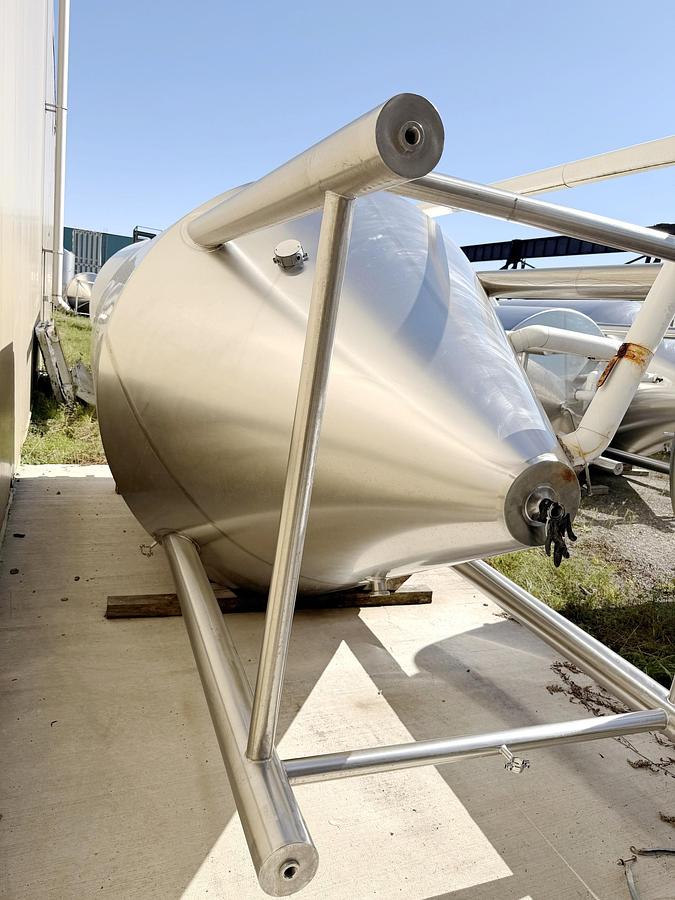 Used Used 2480 Gallon Jacketed Tank, 304 Stainless Steel