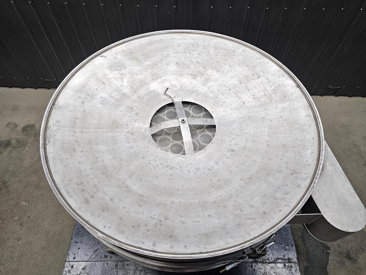 Used **Levy Recovery Group Michigan - lot 112 - sweco screen 60''