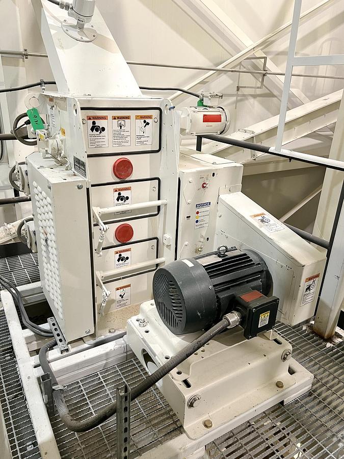 Used Used CPM Roskamp Champion Roll Crusher,  Model FPC900-18