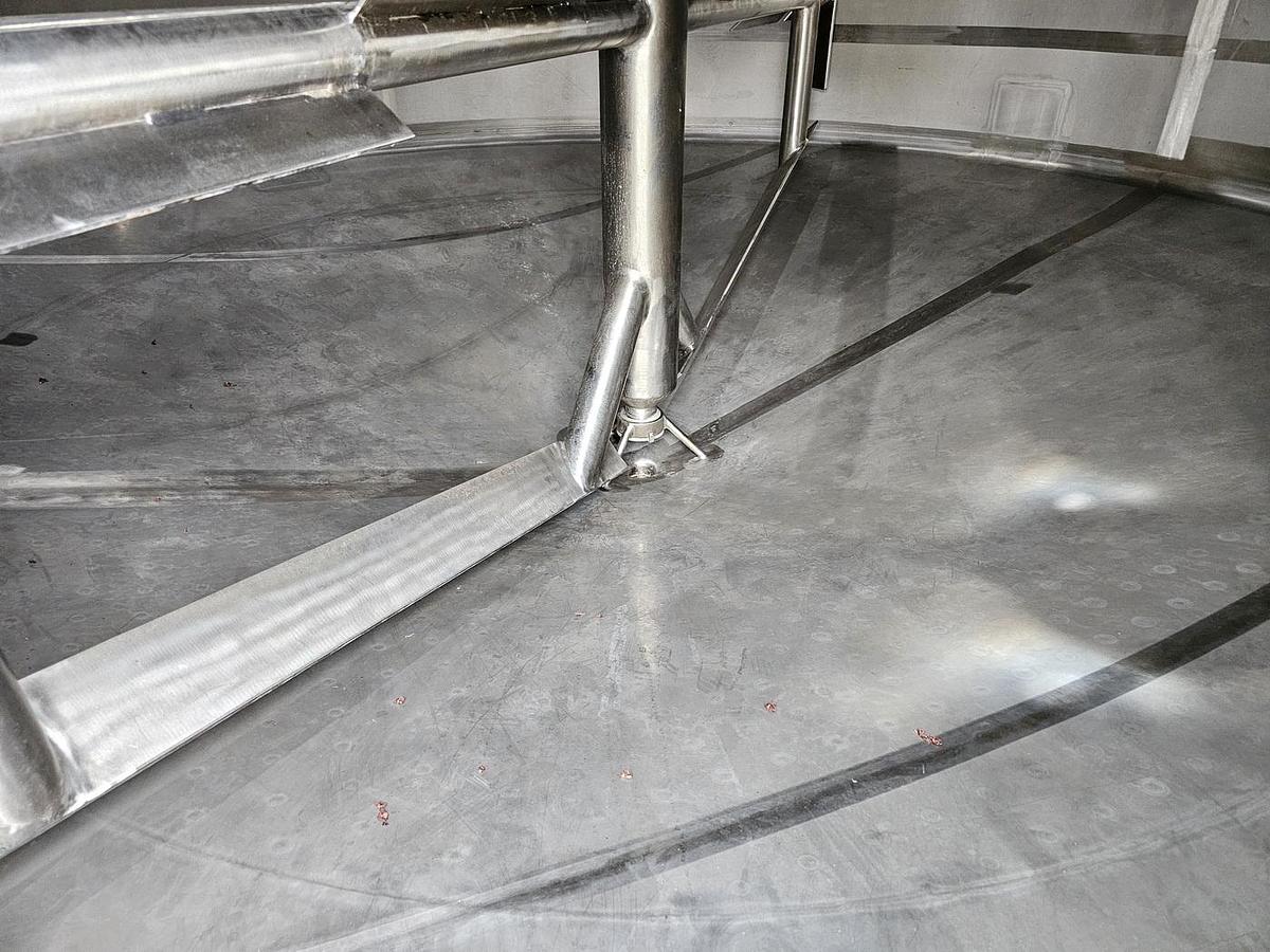 Used Used 7925 Gallon Jacketed Tank, 304 Stainless Steel, With Mixer