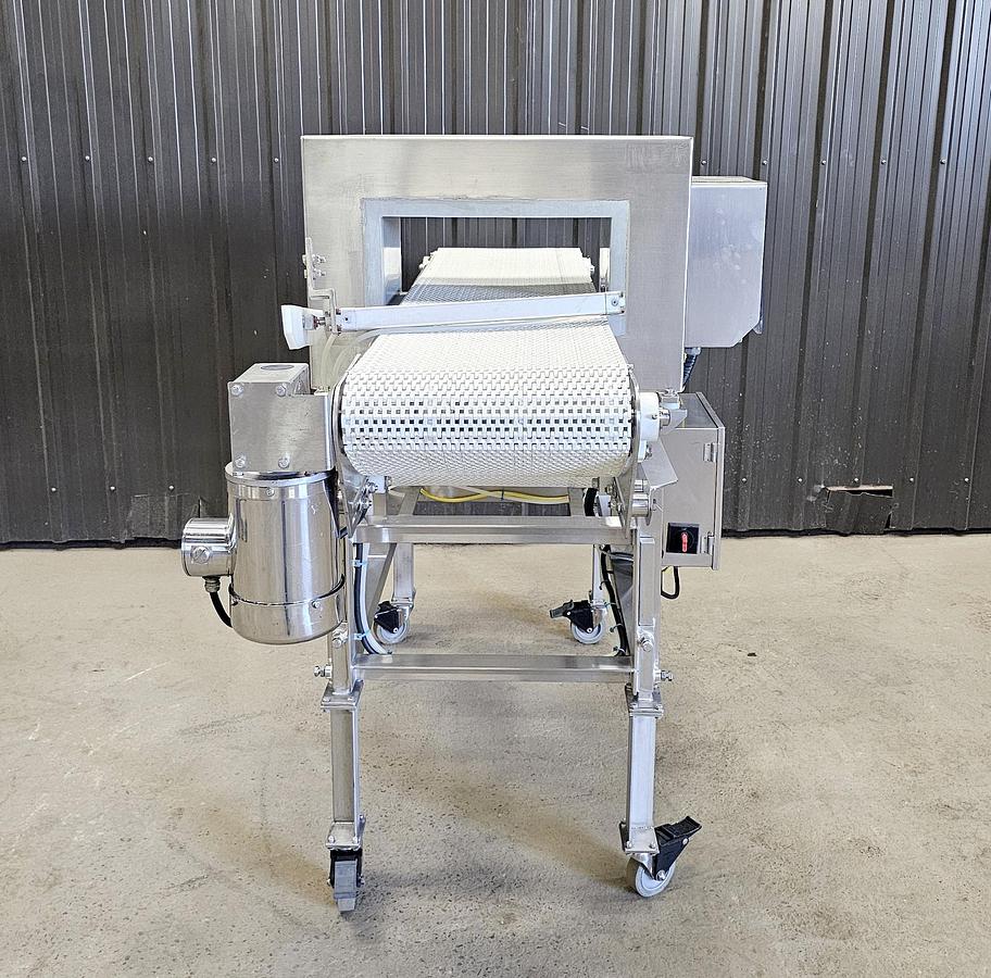Used TCL Auction - Maple Leaf Foods - Ontario - Lot 151 - metal detector