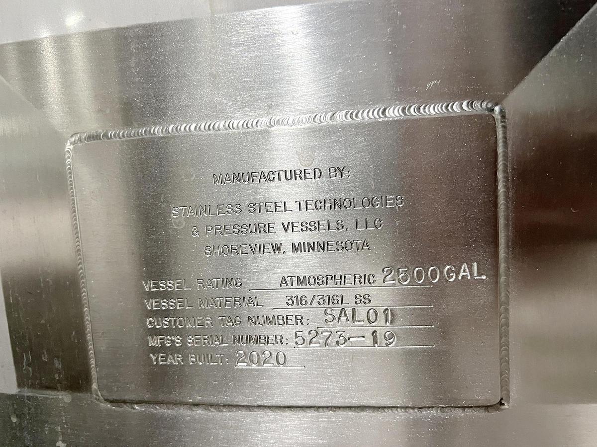 Used Used 2500 Gallon Tank, Stainless Steel, With Mixer & Pump