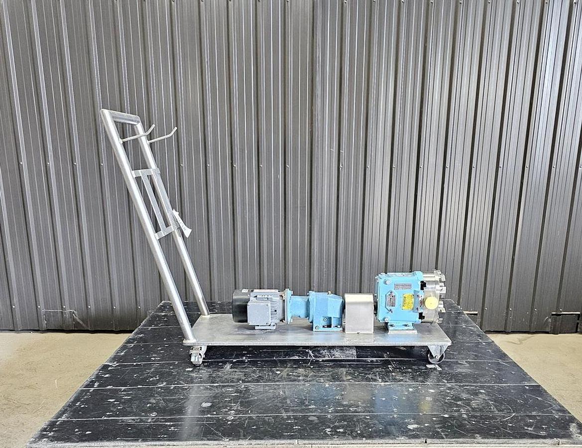 Used Used Waukesha Rotary Lobe Pump, Model 32, 1.5 HP