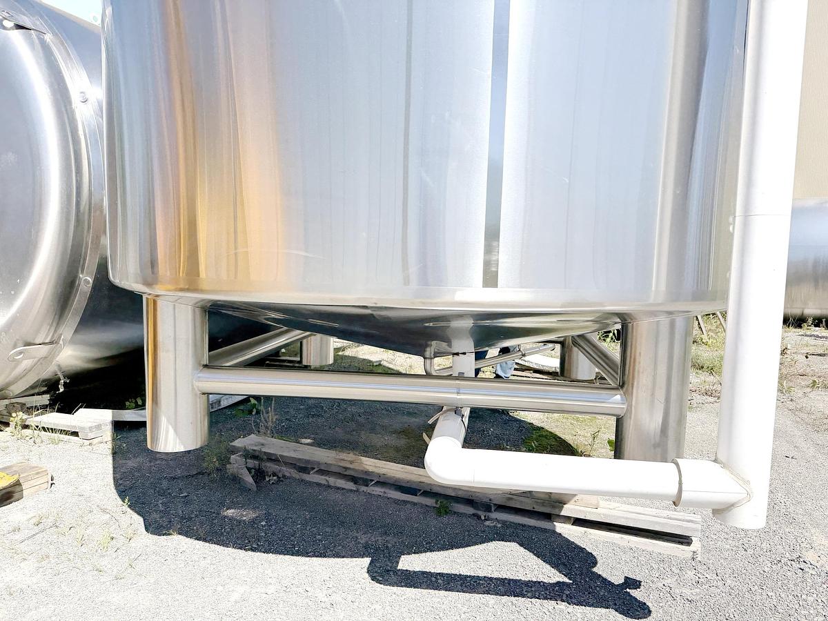 Used Used 5500 Gallon Jacketed Tank, 304 Stainless Steel