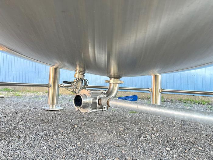 Used Used 10,000 Gallon Feldmeier Tank, Stainless Steel, With Mixer