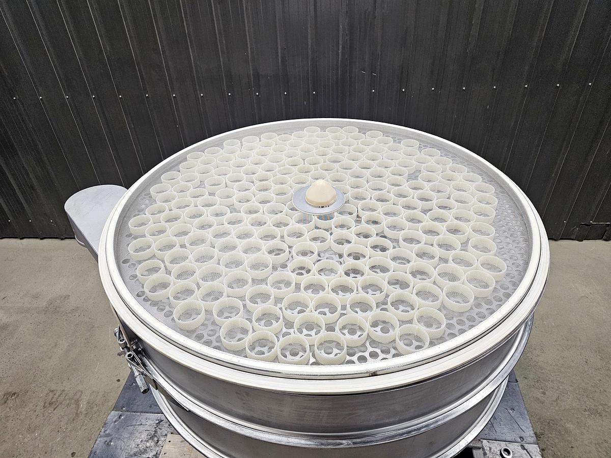 Used **Levy Recovery Group Michigan - lot 283 - sweco screen