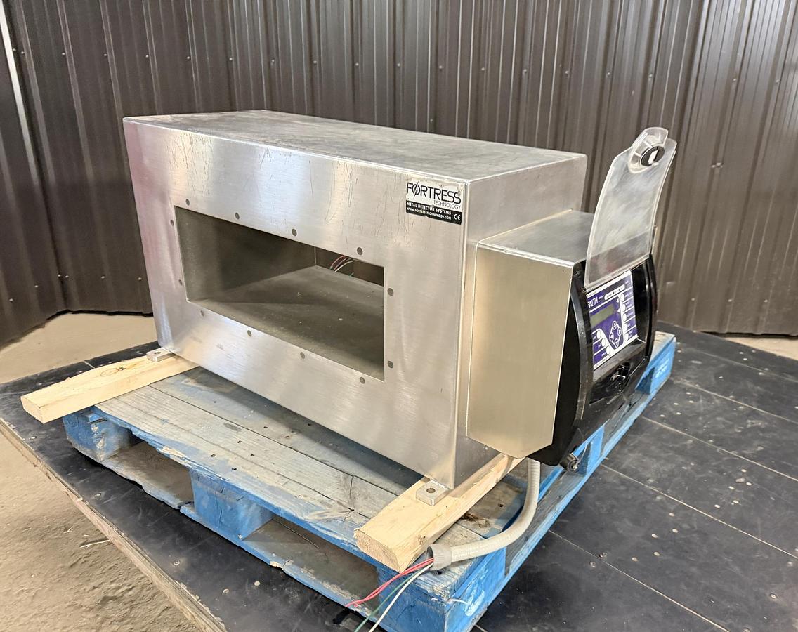 Used Used Fortress Stealth Metal Detector