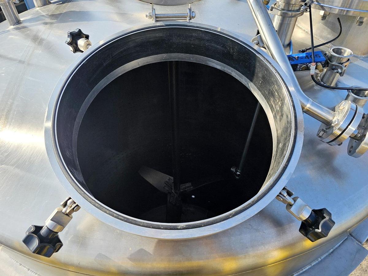 Used West Auction California - Lot A-1002 2500 gallon jacketed mix tank