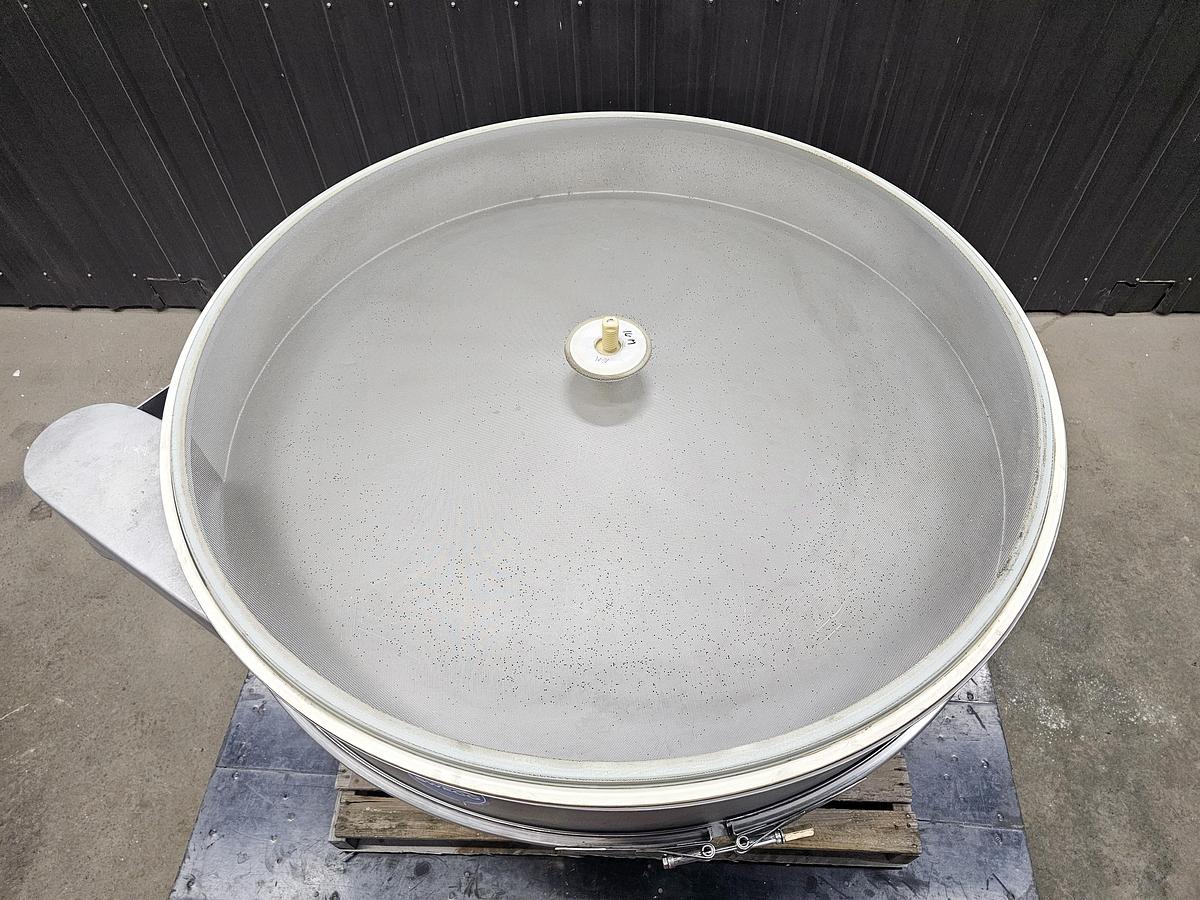 Used TCL Saint-Pie, Quebec - lot 38 - sweco screen