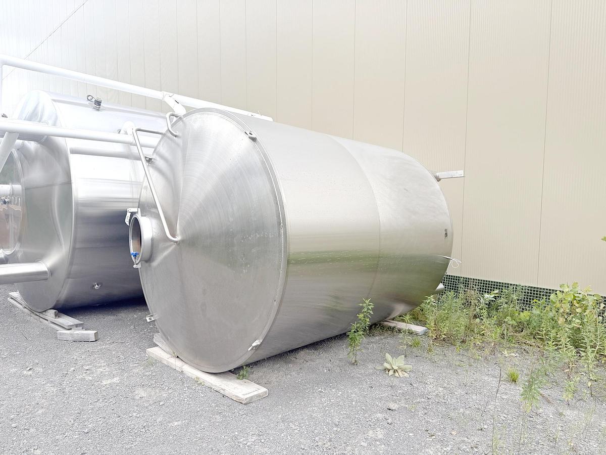 Used Used 2947 Gallon Tank, 304 Stainless Steel
