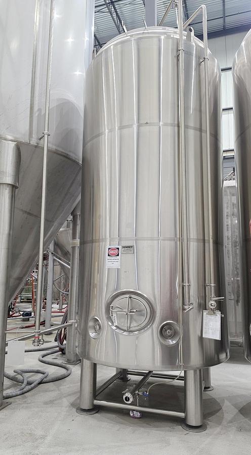 Used Used 4000 Gallon Jacketed Tank, 304 Stainless Steel, Electrically Heated