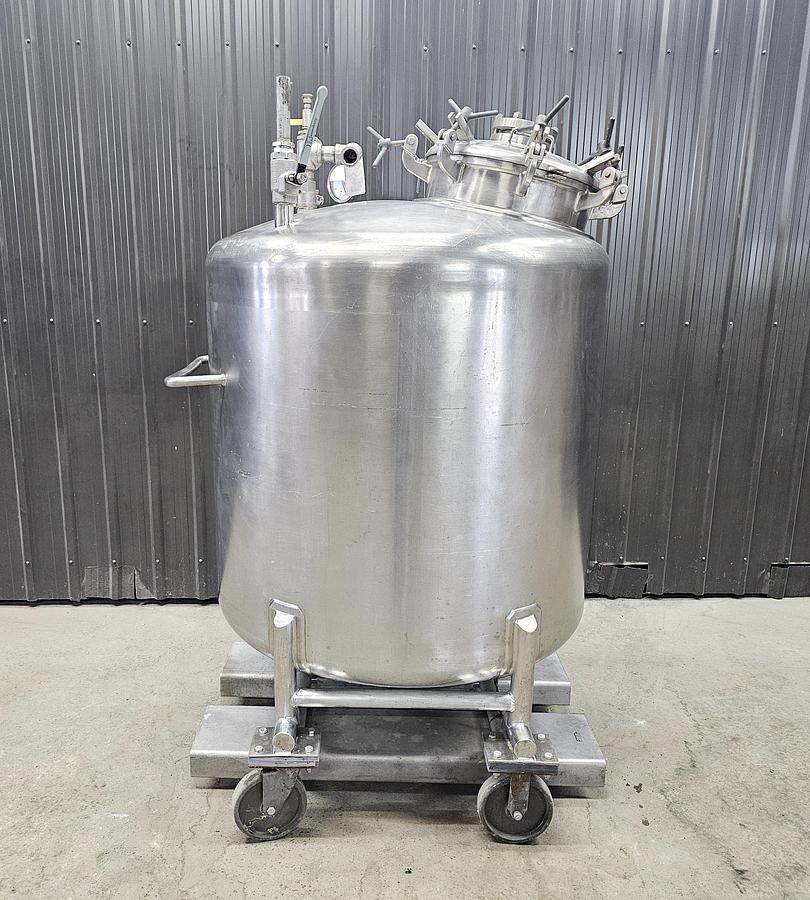 Used Used 275 Gallon Vessel